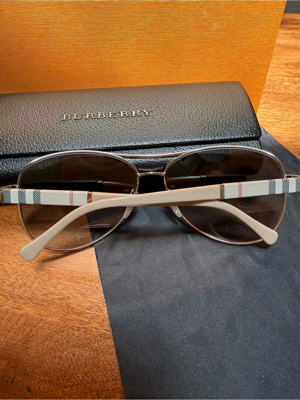 NEW Burberry Aviator Sunglasses with Taupe Gradient - Picture 2 of 12